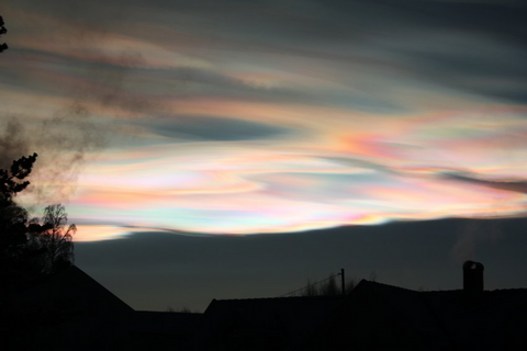 mother-of-pearl clouds in Oslo December 2014